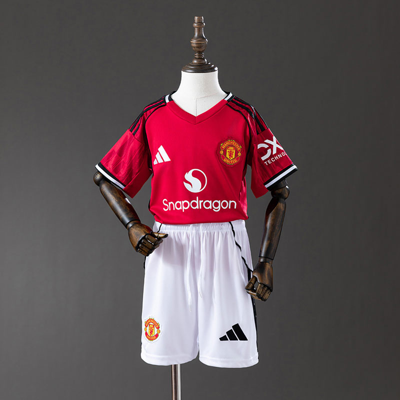Manchester United 25/26 hemmatröja för barn - tröja och shorts