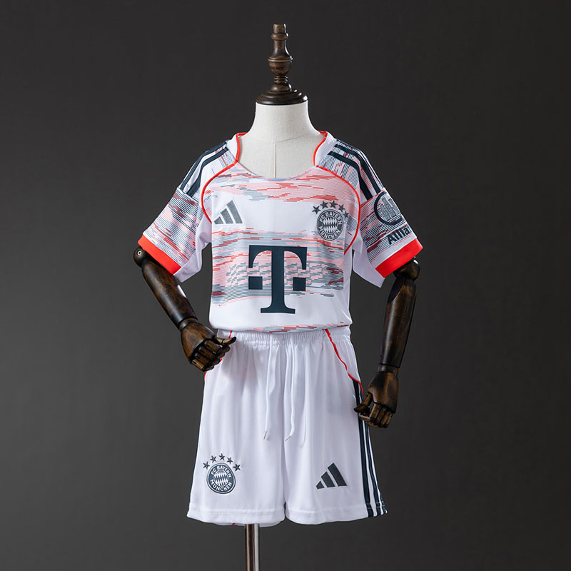 Bayern München 2025/26 barn bortatröja - fotbollströja och shorts