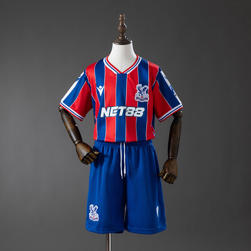 Crystal Palace barntröja 25/26 – hemmatröja med shorts för barn