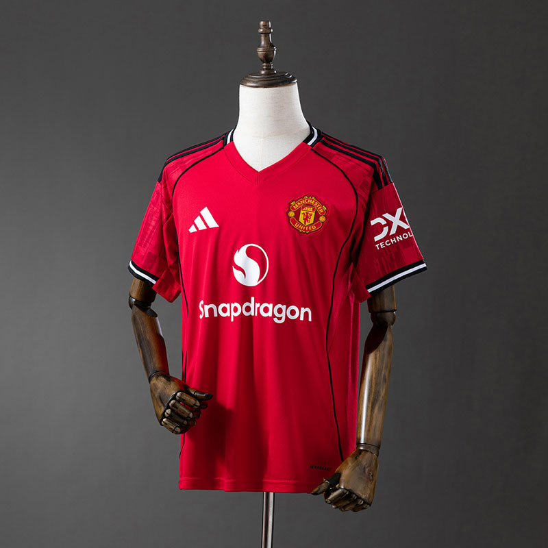 Manchester United 2025/26 hemmatröja herr